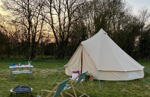 Howlett End RV Rental | 5m Bell Tents-Glamping in picturesque 6 acre feld tucked away in the countryside