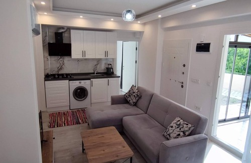 Koycegiz Apartment | 5min Lake Private Entry Garden House in City Center