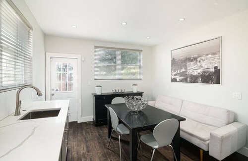 Newbold House | ⭐️5min to center city! google Passayunk Sq. & see the area and beautiful home