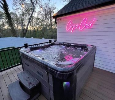 East Dennis House | 5mins2beach, Hottub, Gameroom, Petsok