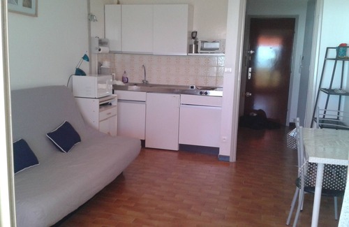 Carnon-Plage Apartment | 5MN WALK FROM THE BEACH, PLEASANT STUDIO WITH SEA VIEW IN CARNON PLAGE