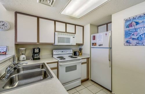 Crescent Beach Condo | 5th Floor, Oceanfront. Fitness Center, Free Wifi, Pools | Bay Watch Resort - 522