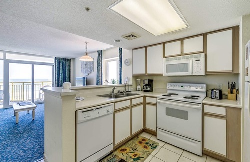 Crescent Beach Condo | 5th Floor, Oceanfront. Fitness Center, Free Wifi, Pools | Bay Watch Resort - 522