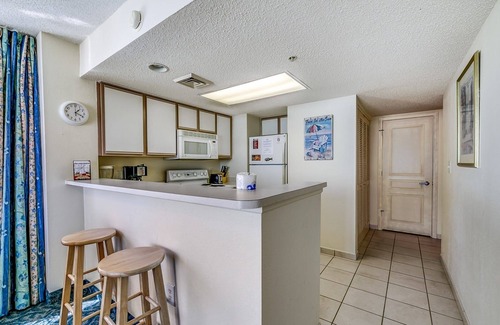 Crescent Beach Condo | 5th Floor, Oceanfront. Fitness Center, Free Wifi, Pools | Bay Watch Resort - 522