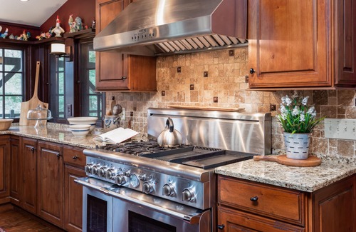 Boone House | 6 Acre Mountainside Property w/Beautiful Views, Hot Tub, Game Room, Creek