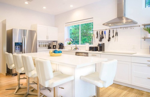 Harbor Beach House | 6 BD LUXURY BEACH HOME: Large Pool, Family-Friendly, Pool Table, Ping Pong