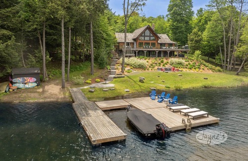 Lake of Bays Cottage | 6 bed 4 bath cottage on Lake of Bays