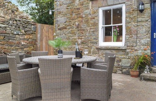 Haverfordwest Cottage | 6 bedroom accommodation in Pelcomb, near Newgale