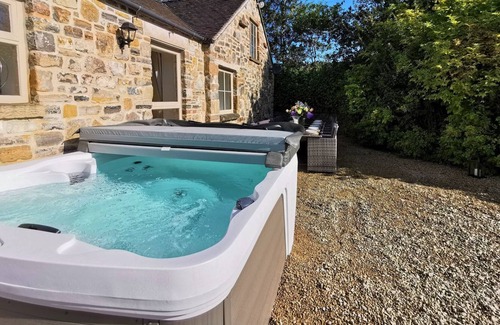 Bradbourne Cottage | 6 bedroom accommodation in Bradbourne