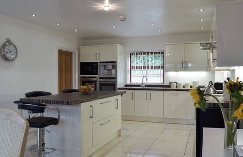 Amroth Cottage | 6 bedroom accommodation in Stepaside, near Saundersfoot