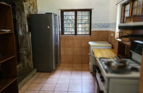Siavonga Villa | 6 Bedroom Castle Siavonga min Four Guests