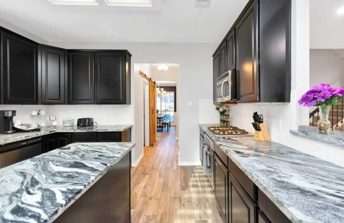 Barker Apartment | 6-Bedroom Hideaway, Pool: 25 Min to Downtown HT