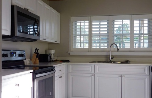 Dunmore Town House | 6 bedroom Home, Sapodilla House