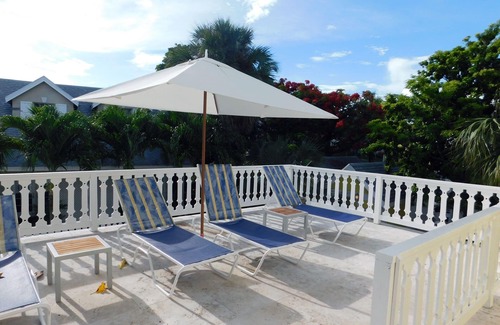 Dunmore Town House | 6 bedroom Home, Sapodilla House