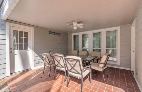 Kingwood Apartment | 6-Bedroom Retreat, Pool & Spa: 20 Min Downtown GB