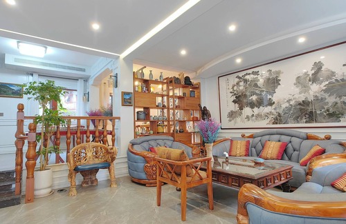 Fenghuang Villa | 6-bedroom villa in soothing 湘西州 with WiFi, AC