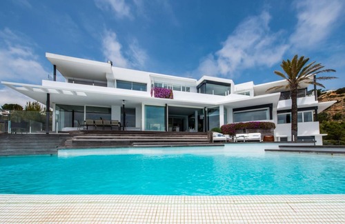 Sant Josep de sa Talaia Villa | 6-bedroom villa in wonderful Es Cubells with AC