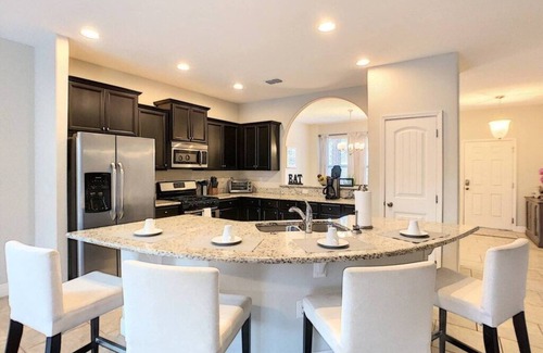Loughman House | 6 Bedrooms/5.5 Bathrooms/Solterra (5278WW)