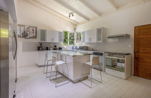 Los Lagos Villa | 6 bedrooms - Full AC- Full staff- 3 golf carts- Steps to beach