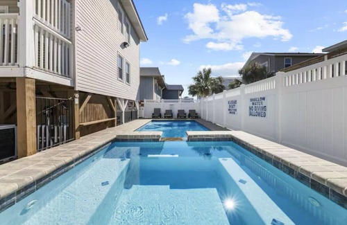 Cherry Grove Beach House | 6 bedrooms + pool