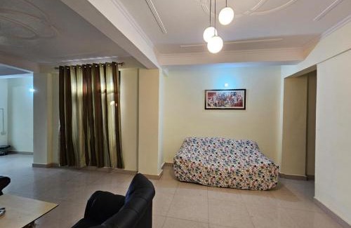 Alambagh Apartment | 6 BHK in Krishna Nagar Lucknow LKO6BHK 401l&402R