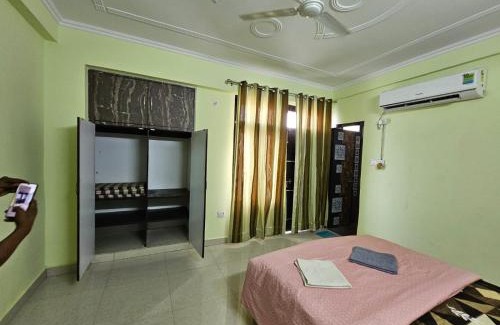 Alambagh Apartment | 6 BHK in Krishna Nagar Lucknow LKO6BHK 401l&402R