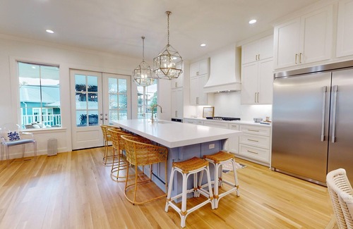 Vinita House | 6 Br, 7.5 Ba Luxurious Lake Getaway, Sleeps 22