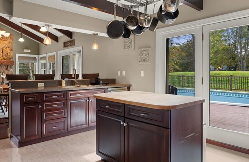 Lanesborough House | 6-BR Country Estate 14-Min. to Jiminy Peak