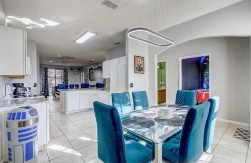 Sunset Ridge Apartment | 6 BR Star Wars theme house