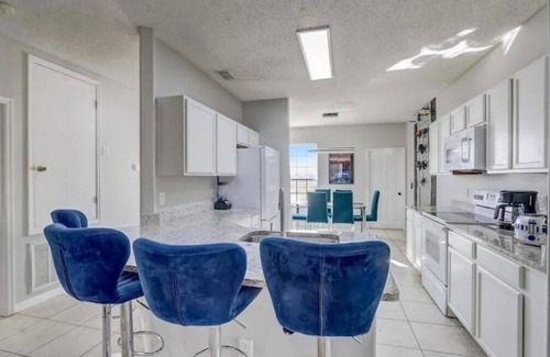 Sunset Ridge Apartment | 6 BR Star Wars theme house