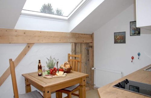 Grassau Apartment | 6. Fewo Chiemsee, 43 qm, 2-3 Pers., 1 Schlafzimmer, 1 Wohn-Schlafraum, Ostbalkon 2.OG