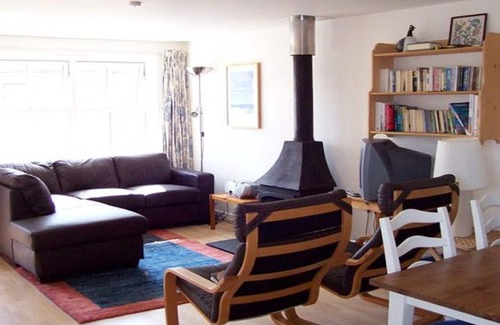 Sennen Cove Cottage | 6 Harbour Mews Sleeps 6 (3 Bedrooms)