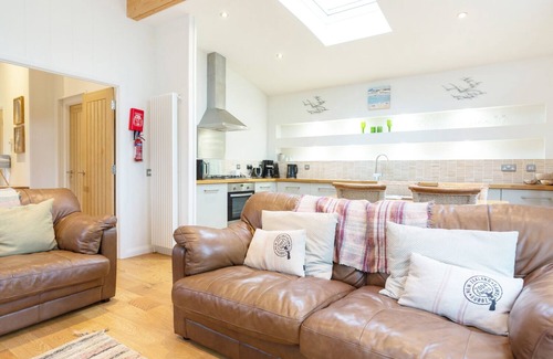 Dobwalls Cottage | 6 LAKE VIEW, pet friendly, luxury holiday cottage in Lanreath