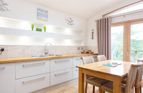 Dobwalls Cottage | 6 LAKE VIEW, pet friendly, luxury holiday cottage in Lanreath
