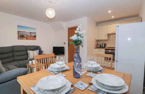Watchet Cottage | 6 MALTHOUSE COURT, pet friendly, country holiday cottage in Watchet