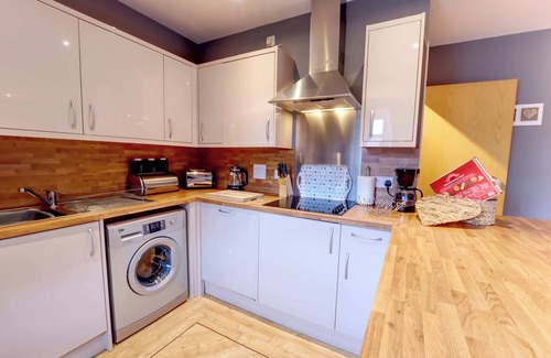 Hartlepool Apartment | 6 MARINERS POINT, pet friendly, luxury holiday cottage in Hartlepool