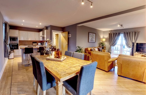 Hartlepool Apartment | 6 MARINERS POINT, pet friendly, luxury holiday cottage in Hartlepool