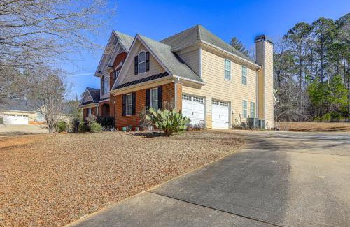 McDonough House | 6 Mi to Southern Belle Farm Home with Patio!