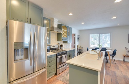 Conifer House | 6 Mi to Staunton State Park: Conifer Home w/Deck