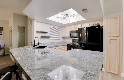 Canyon Gate Condo | 6 Mi to Vegas Strip: City-View Gem w/Pool Access