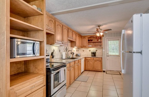 National Hills House | 6 min to Hospitals/Downtown - Magnolia Cottage