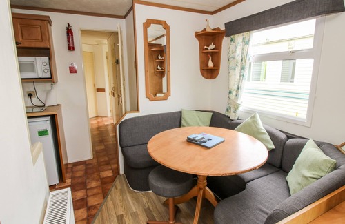 Much Wenlock Cottage | 6 OLD ORCHARD, pet friendly, with a garden in Much Wenlock