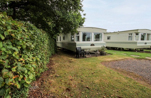 Much Wenlock Cottage | 6 OLD ORCHARD, pet friendly, with a garden in Much Wenlock