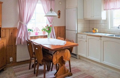Trollhattan Municipality House | 6 person holiday home in TROLLHÄTTAN