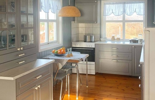 Gulen Municipality House | 6 person holiday home in byrknesøy-By Traum