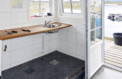 Averoy Municipality House | 6 person holiday home in Bud
