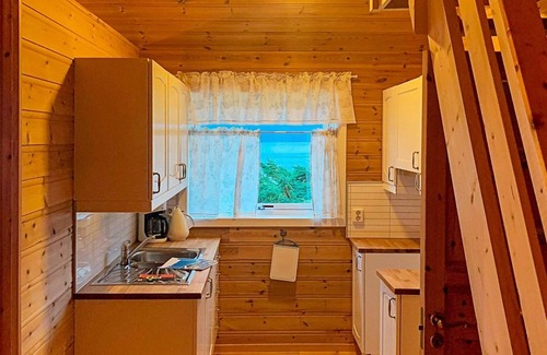 Gulen Municipality House | 6 person holiday home in Brekke