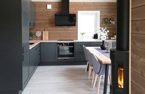 Florø House | 6 person holiday home in Kalvåg