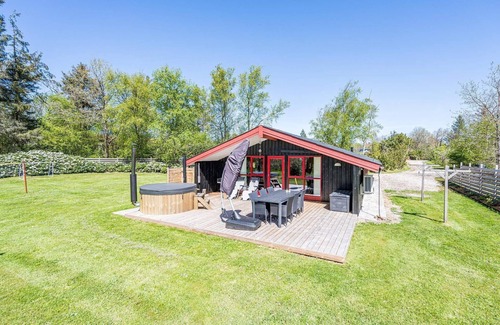 Henne House | 6 person holiday home in Henne