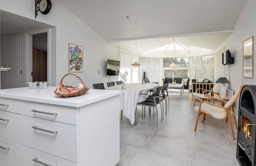 Bratten Strand House | 6 person holiday home in Jerup